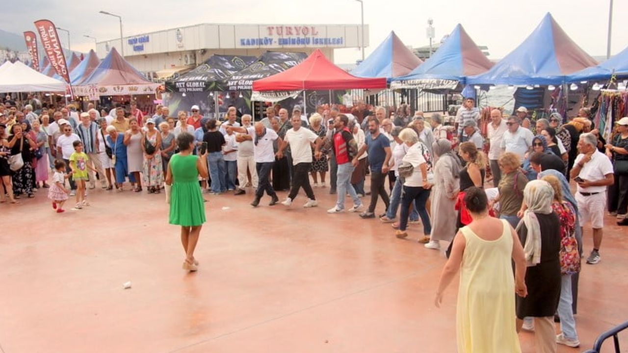 Çınarcık'ta hamsi şöleni: meydanda 4 ton lezzet
