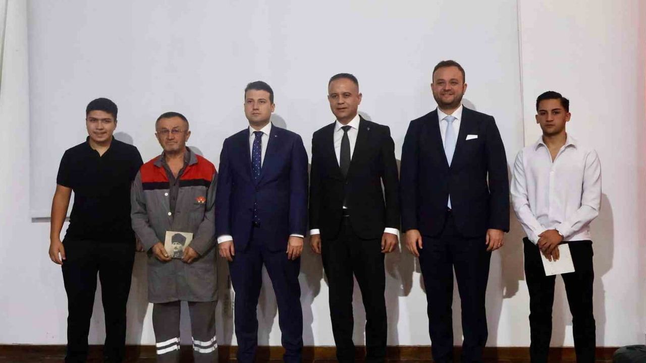 Çivril'de 56 yıllık usta Talip Dinç yılın ahi seçildi