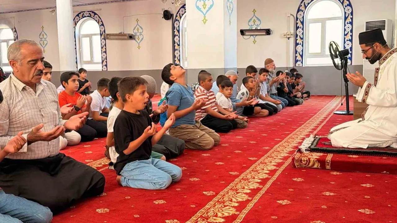 Çocukları camiye çeken yöntem: Cami Market ile ibadet, oyun ve eğitim bir arada