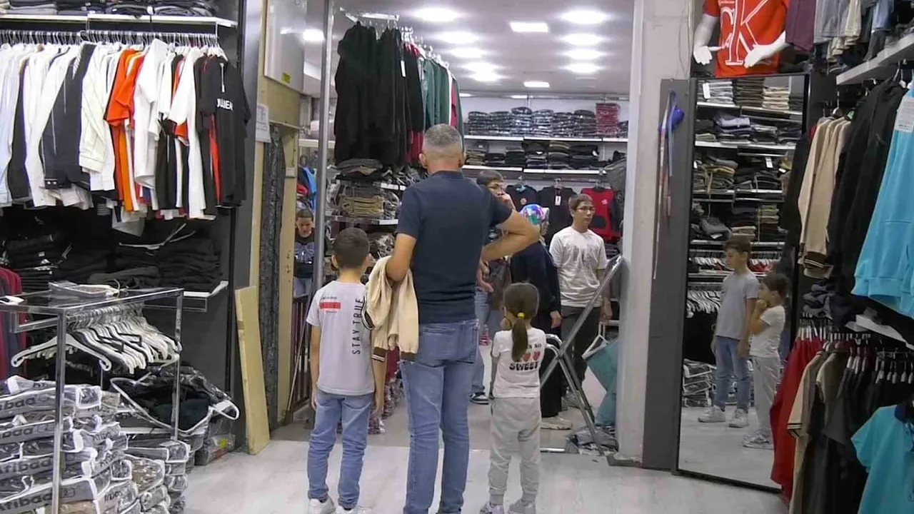 Çorum'da tatilin son gününde okul alışverişi telaşı