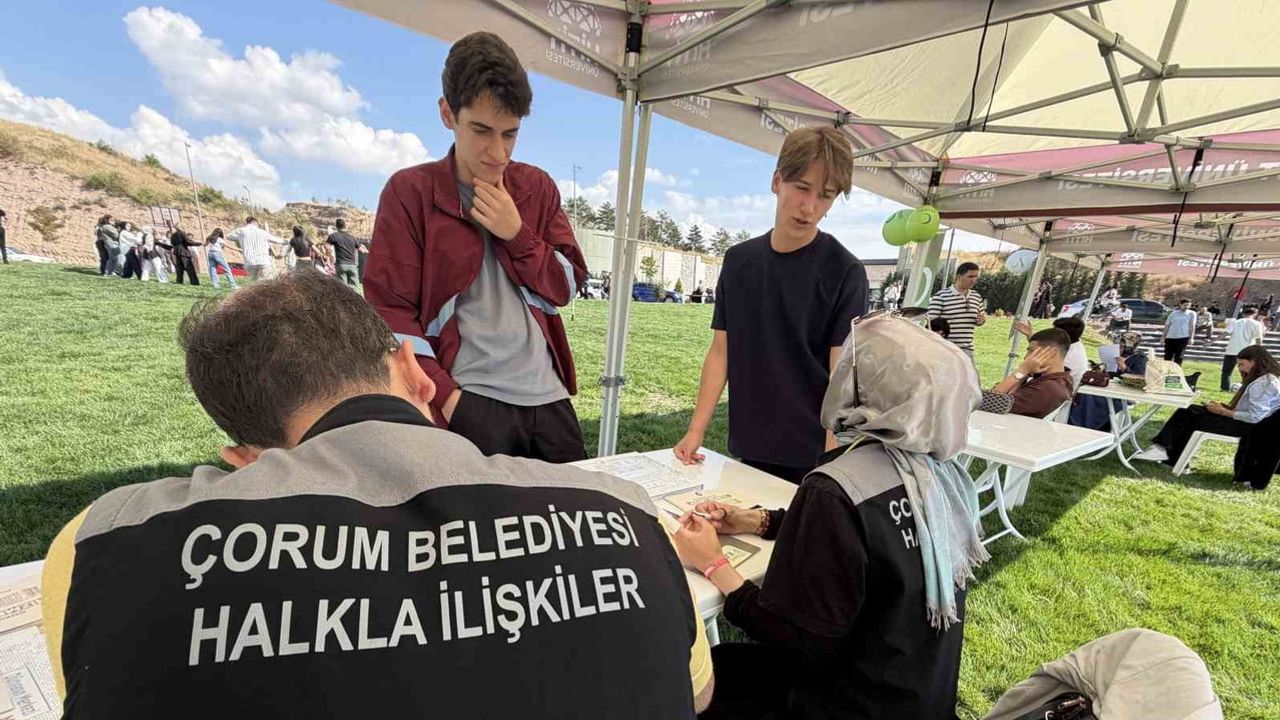 Çorum'da üniversiteye ilk adım: belediyeden kampüste yönlendirme ve tanıtım