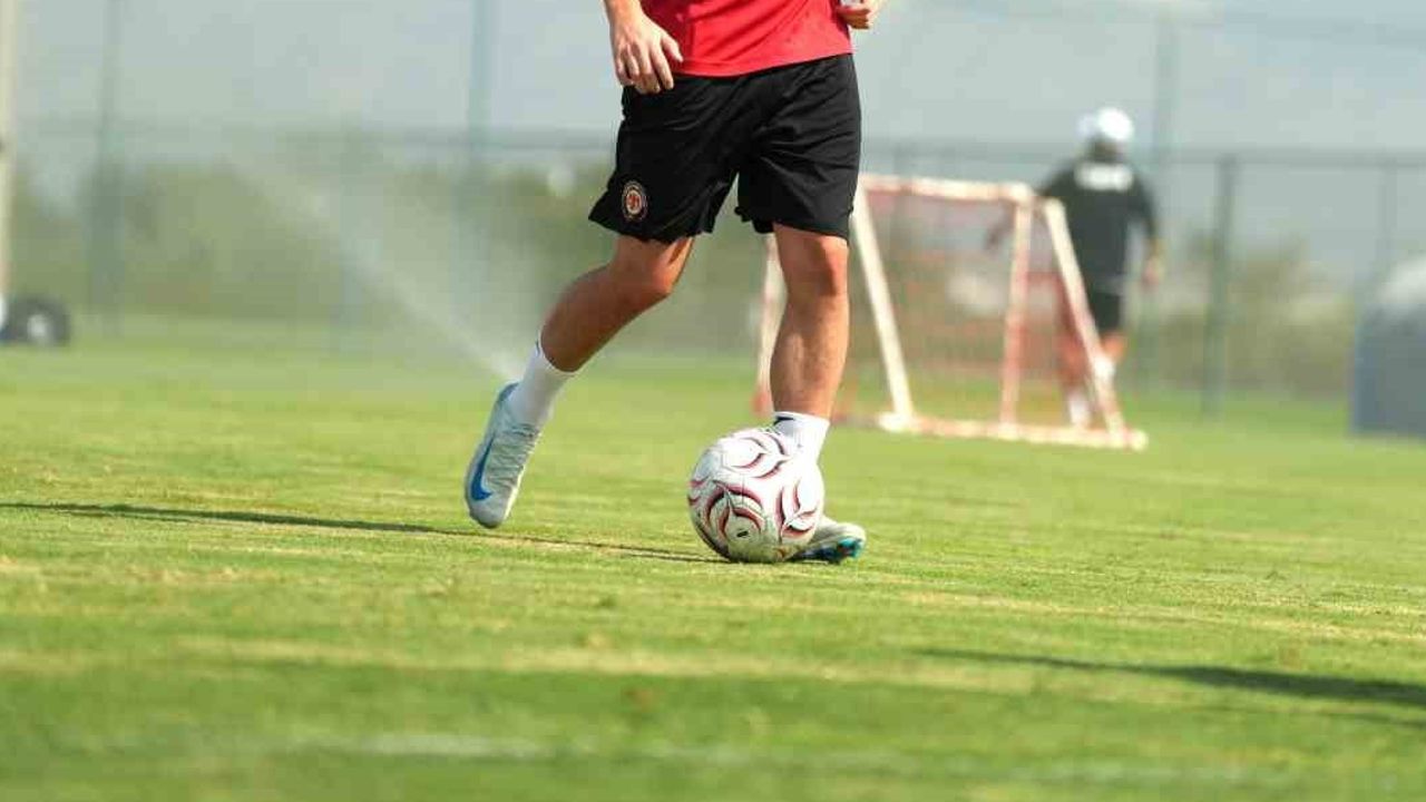 Çorum FK Antalya kampında çift idmanla tempoyu yükseltti