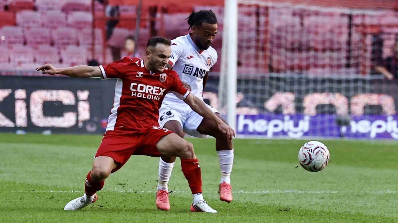Çorum FK ilk yarıda Samsun'da farkı açtı