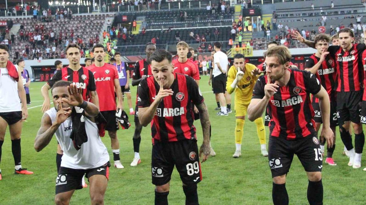 Çorum FK taraftarıyla buluştu, süper ligde ilk galibiyetini aldı