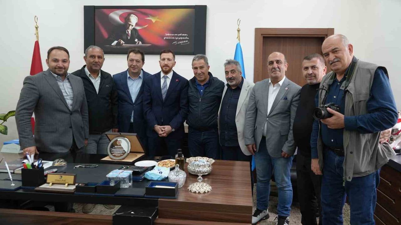 DAGC'den Ahmet Dal'a Süper Lig başarısı için özel plaket