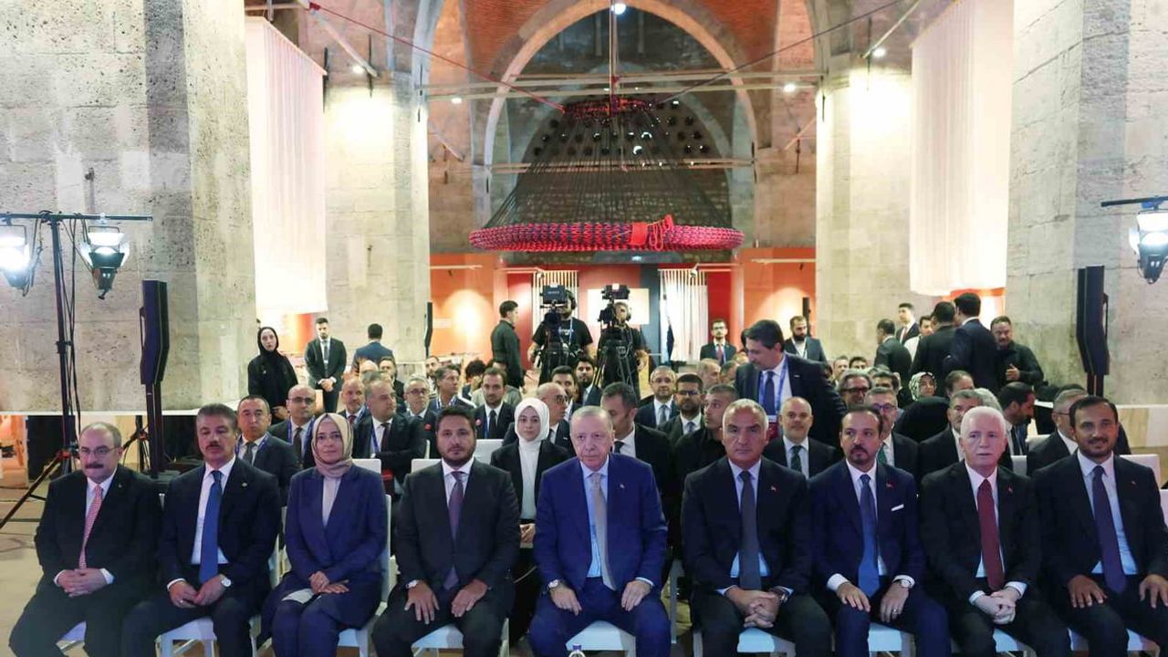 Darbelerin kültüre faturası: Sultan 2. Abdülhamid'in kitaplığı çöpe atıldı