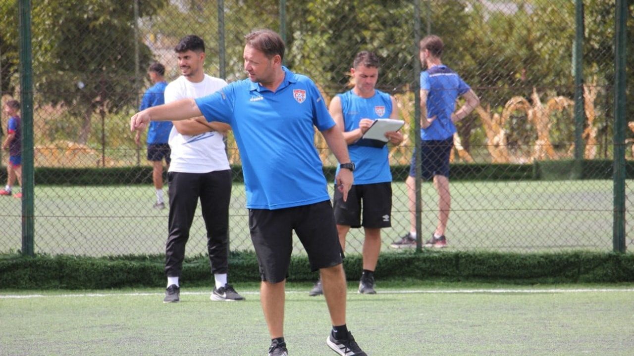 Denizli'den yetenek akışı: Çamlık'tan Bursaspor ve Aydın Yıldızspor'a dört genç transfer