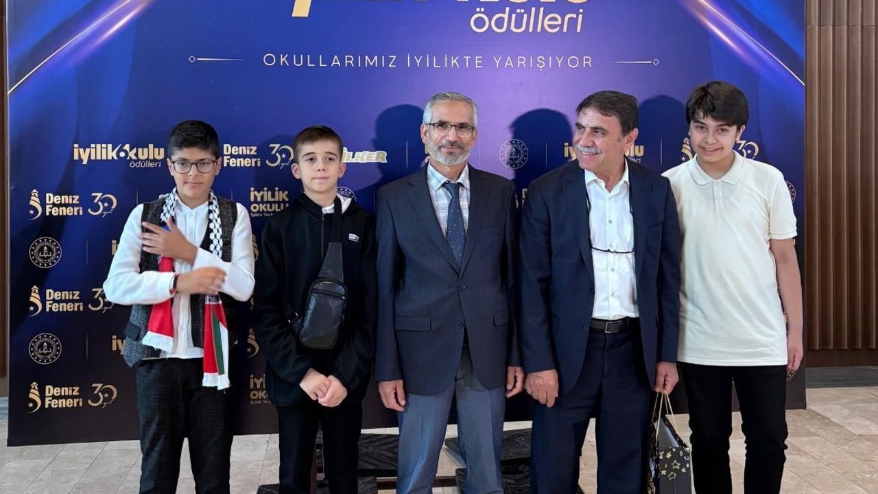 Denizli okulunun iyilik projeleri Türkiye birinciliği getirdi