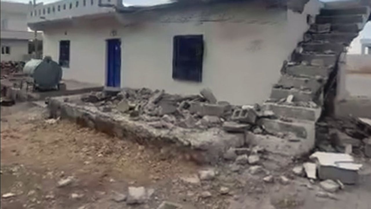 Deprem Hilvan'da bir evi kullanılamaz hale getirdi