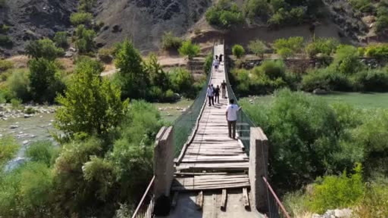 dicle’de halkla yürüyüş ve temizlik etkinliği düzenlendi