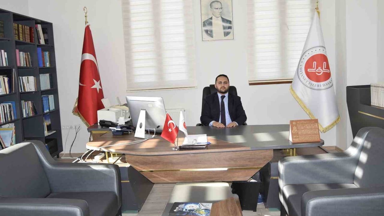 Dicle'de yeni ilçe müftüsü göreve manevî liderlikle başladı