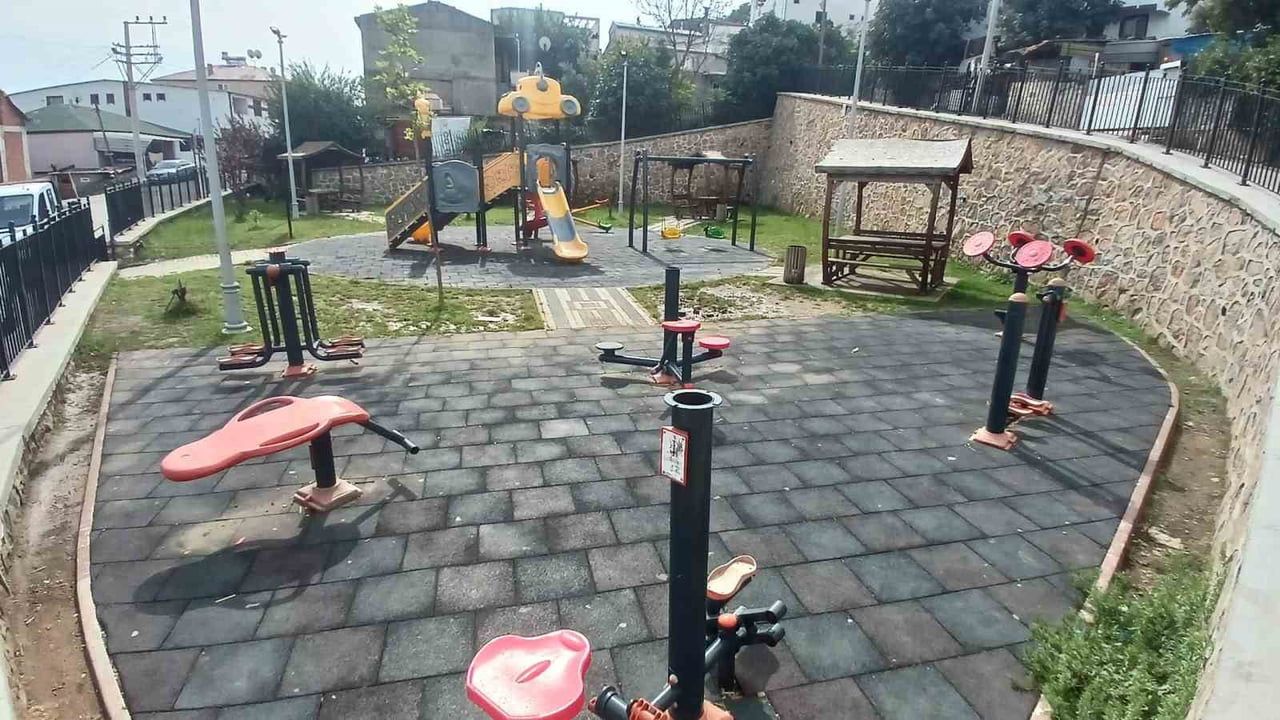Dilovası’nda parklar yenileniyor, çocuklara güvenli oyun alanları sunuluyor