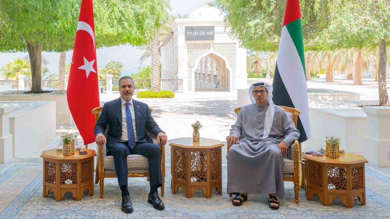 Dışişleri ortak gündemi: Fidan ile Şeyh Mansur bin Zayed Al Nahyan bölgesel ve küresel gelişmeleri ele aldı