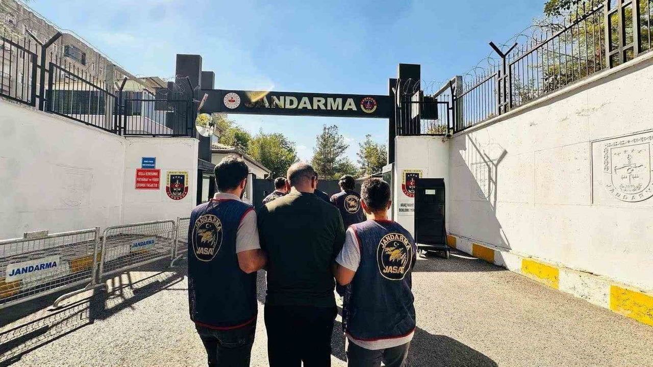 Diyarbakır'da jandarma operasyonlarında JASAT koordinasyonuyla 67 kişi yakalandı