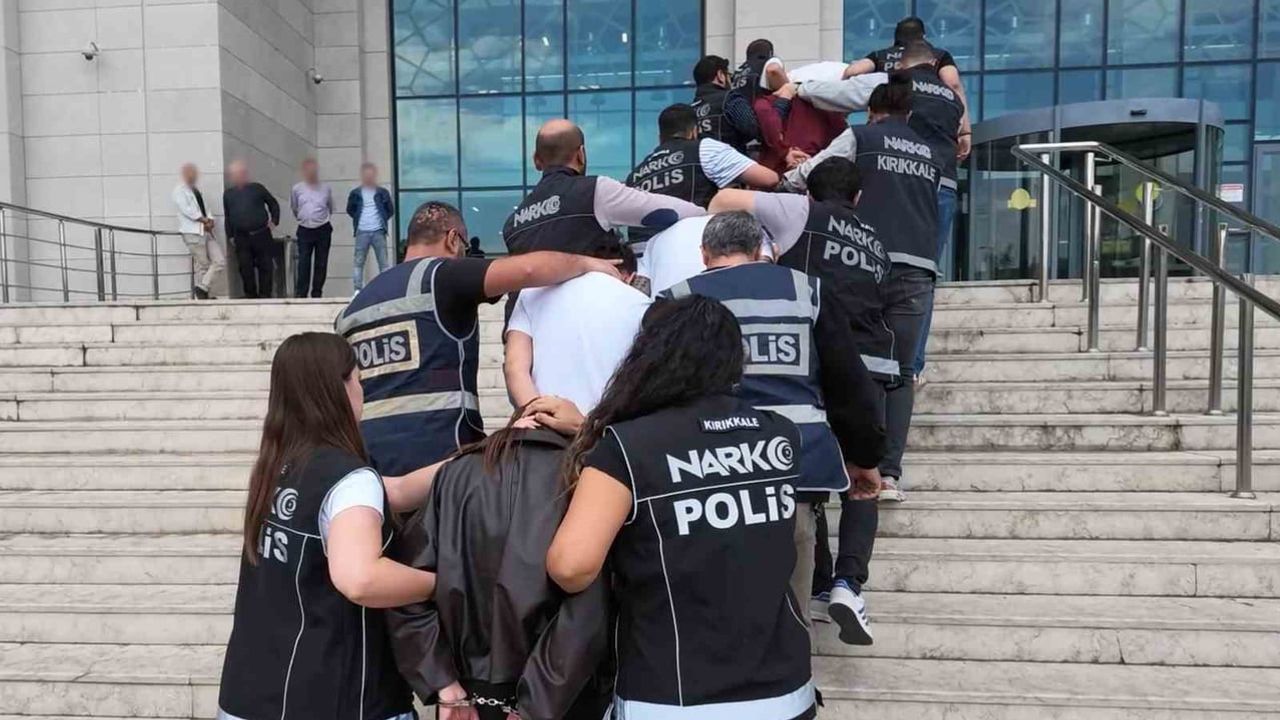 Dönüş hareketliliğinde durdurulan sevkiyat: Kırıkkale'de 107 bin sentetik hap ele geçirildi