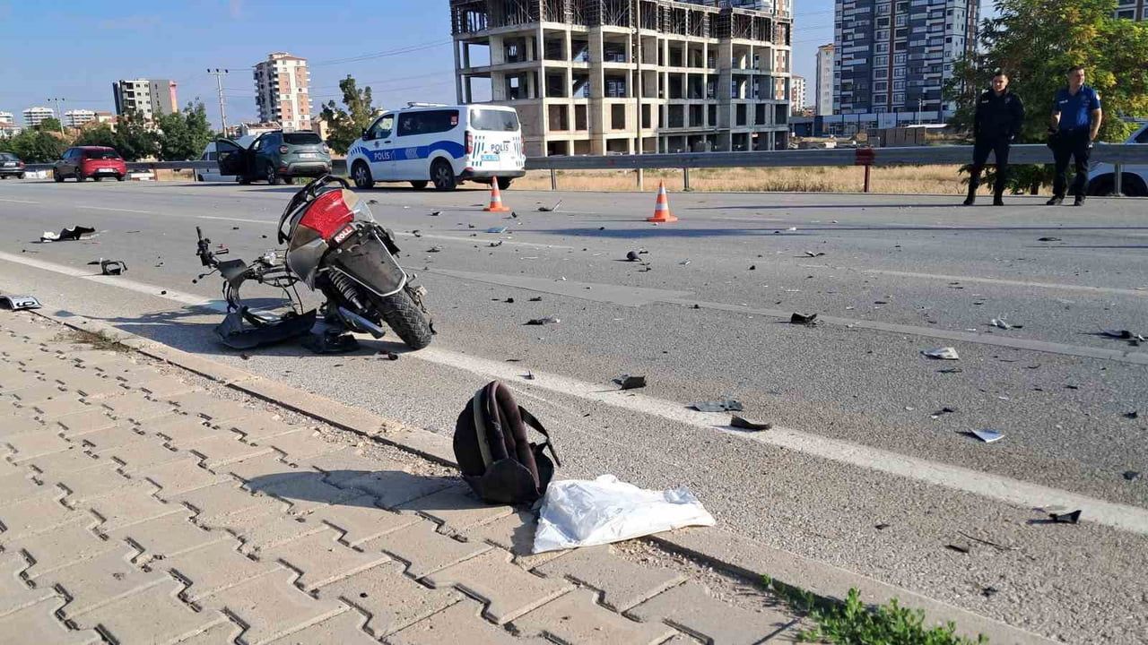Dönüş manevrası kazaya dönüştü: 15 yaşındaki elektrikli bisiklet sürücüsü ağır yaralandı