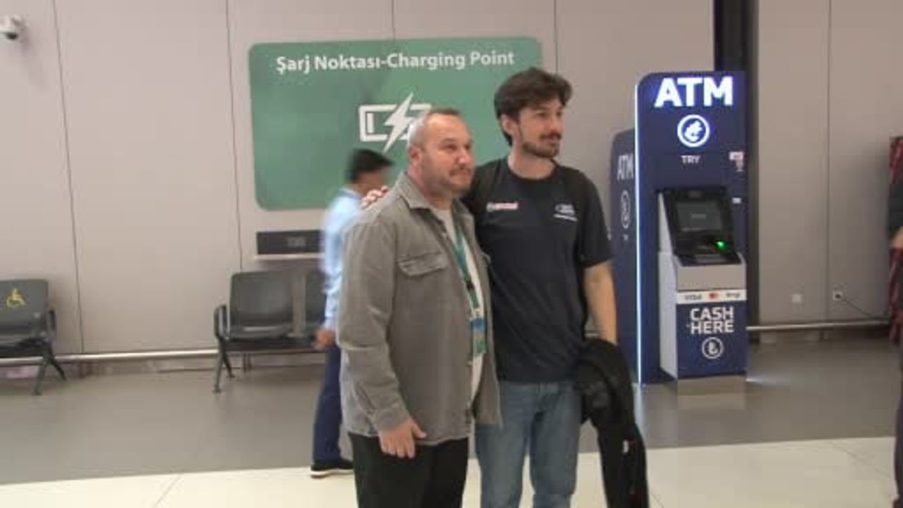 Dönüşü kutlu başladı: dünya gençler ralli şampiyonu Ali Türkkan İstanbul'da