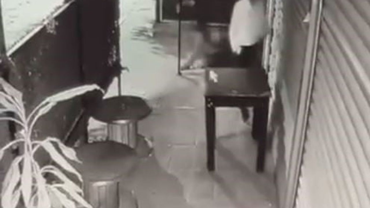 dönüşüm çalışmasında kısmi çökme: iki kişi son anda kurtuldu