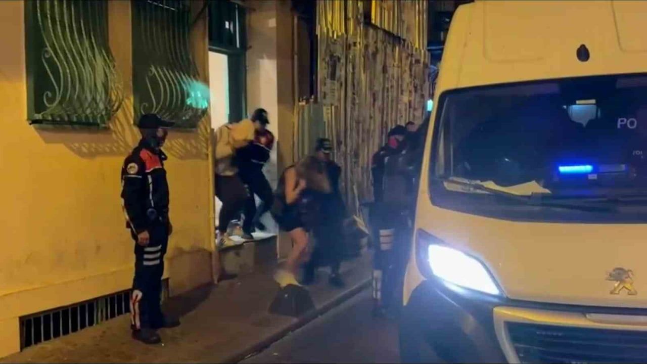 Dron destekli uygulamada Beyoğlu'nda fuhuş operasyonu: 27 gözaltı
