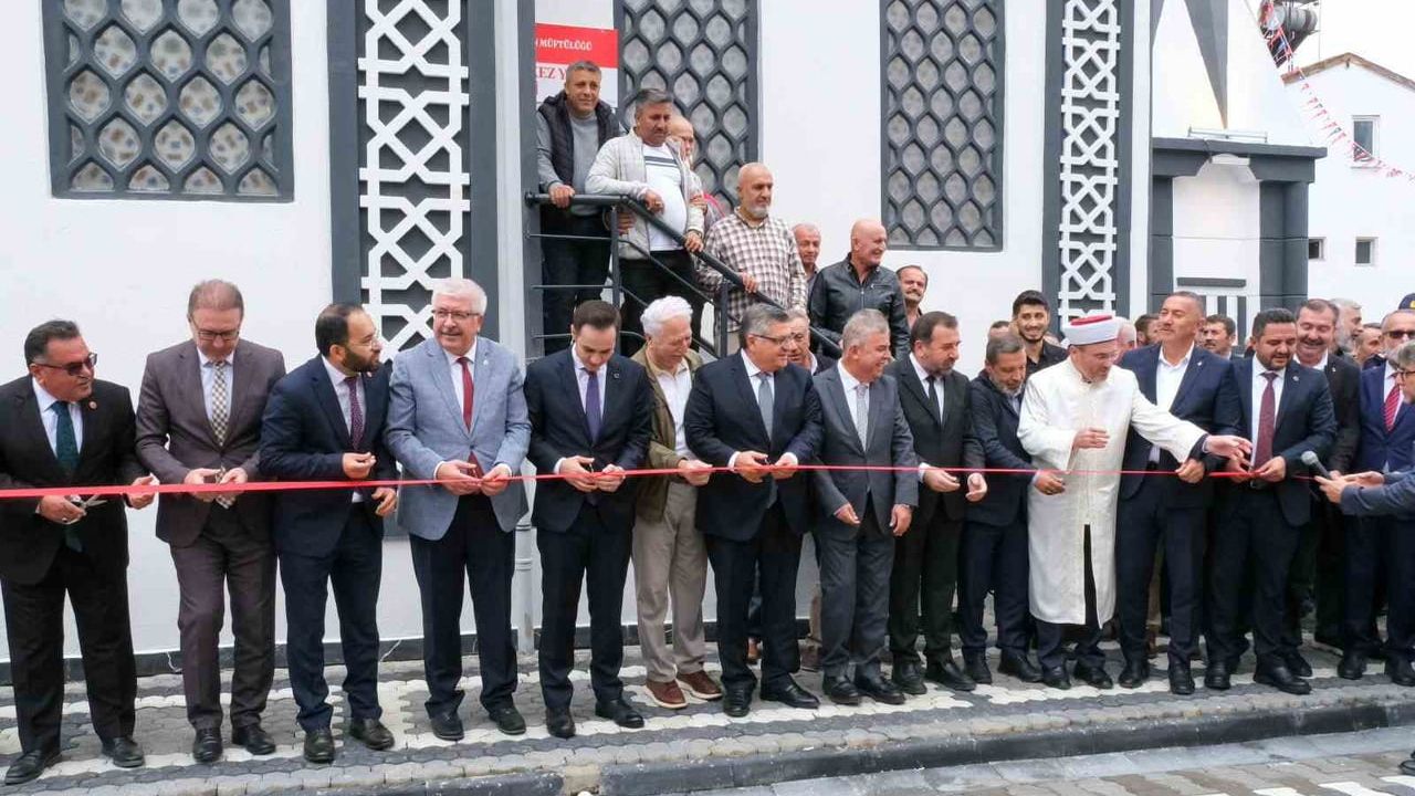 Durağan'da 400 kişilik yeni cami dualarla açıldı