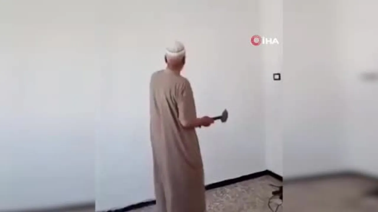 Duvarın arkasındaki kütüphane 15 yıl sonra gün yüzüne çıktı