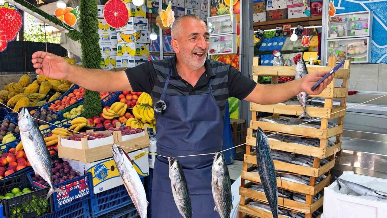 Düzce'de palamut bolluğu: balıkçı horonla tazeliği gösterdi