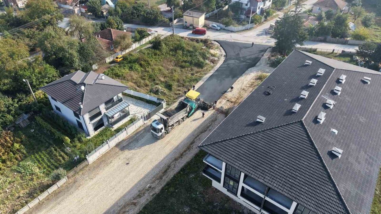 düzce'de yollar yenileniyor: asfalt serimi ve onarımlar hızlandı