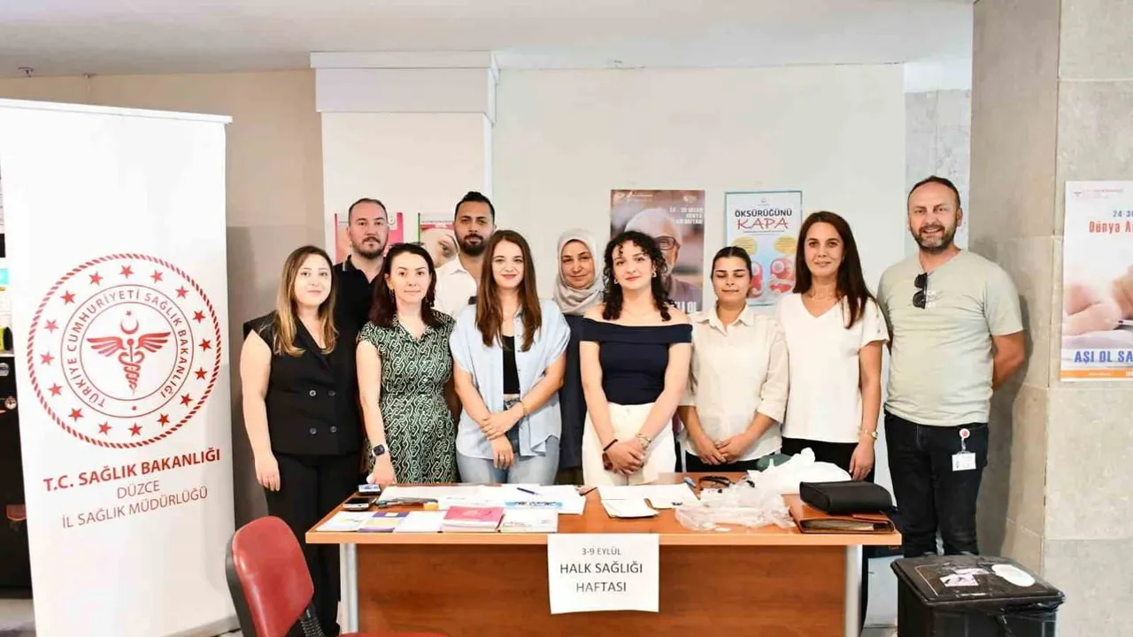 Düzce hastanesinde 'her gün halk sağlığı' standıyla bilinçlendirme