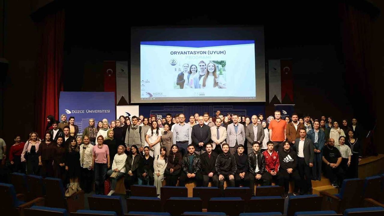 Düzce Üniversitesi'nde yeni öğrenciler için kapsamlı oryantasyon programı