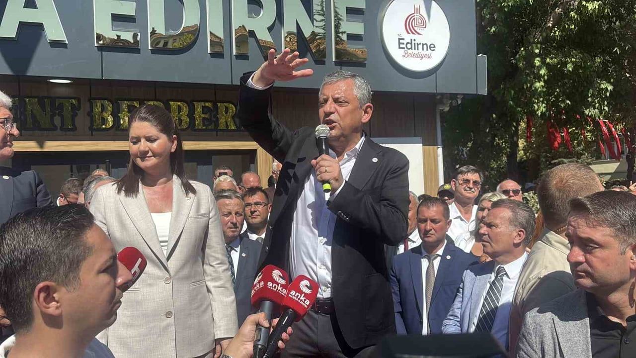 Edirne konuşmasında eski parti adını kullanıp Yeni Parti yerine İYİ Parti dedi