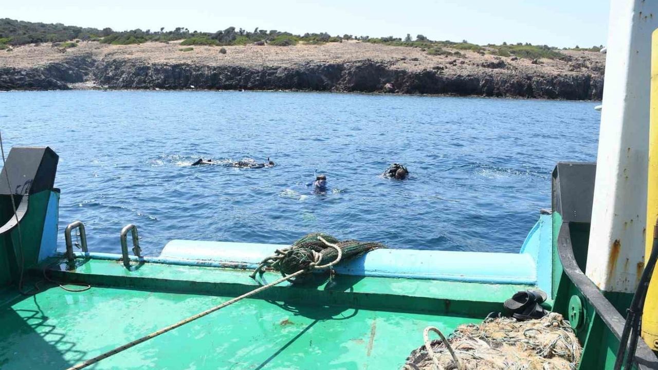 Edremit Körfezi'nde mavi miras hayalet ağlardan temizleniyor