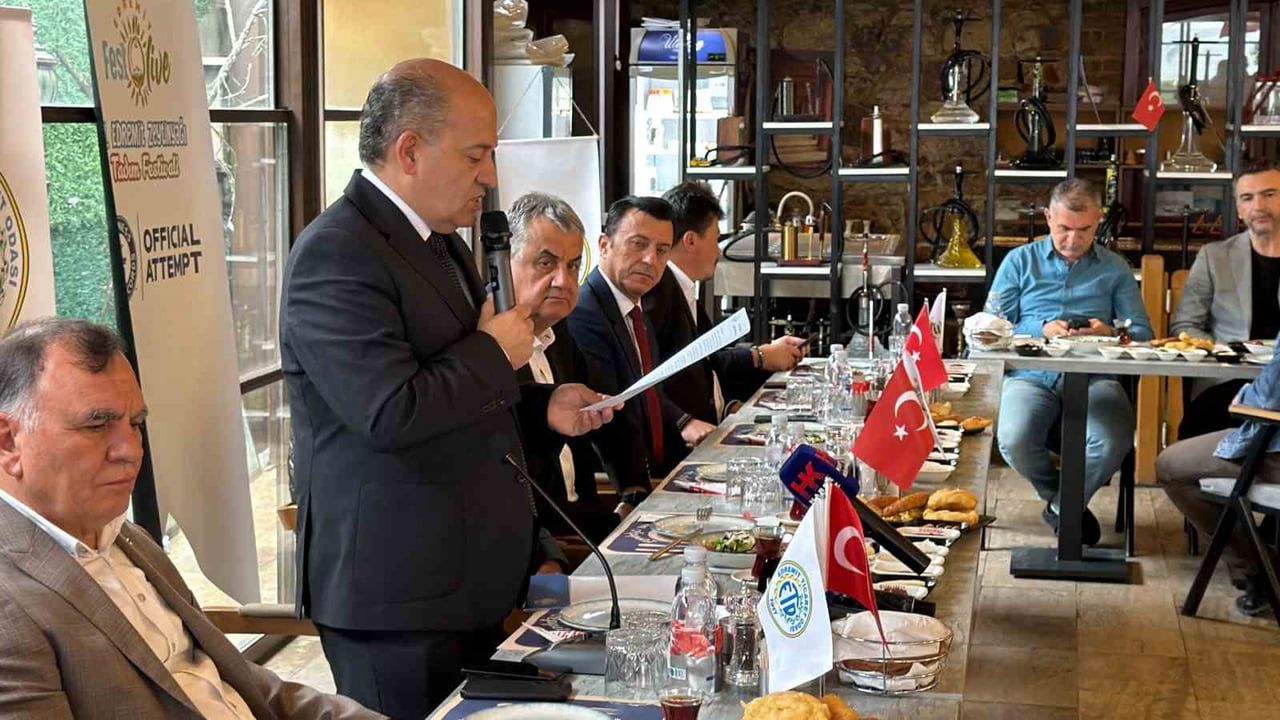 Edremit'te 13 bin kişiyle zeytinyağı tadımıyla Guinness rekoru hedefleniyor