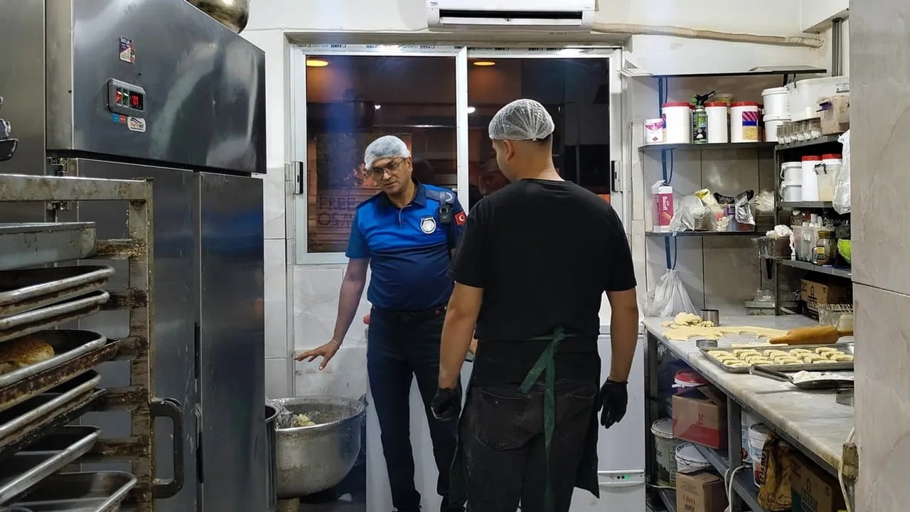 Efeler'de unlu mamullere sıkı denetim: hijyen ve gramaj mercek altında