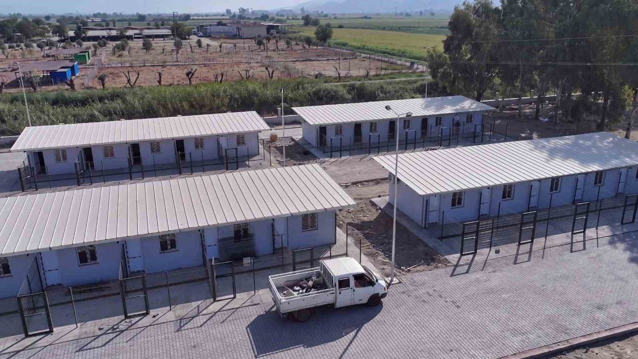 Efeler'in 26 bin metrekarelik sempati kampüsüne ünlü oyuncudan tam not