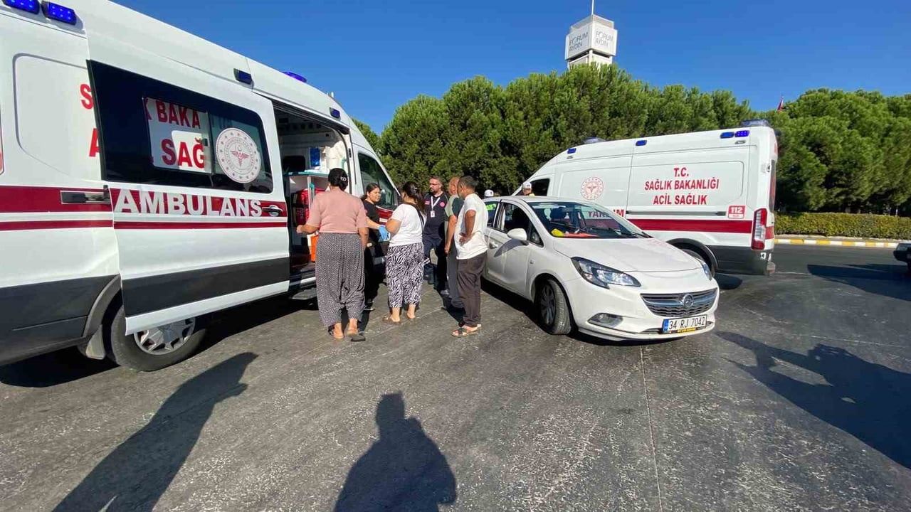 Efeler kavşağında çarpışma: biri çocuk olmak üzere iki yaralı