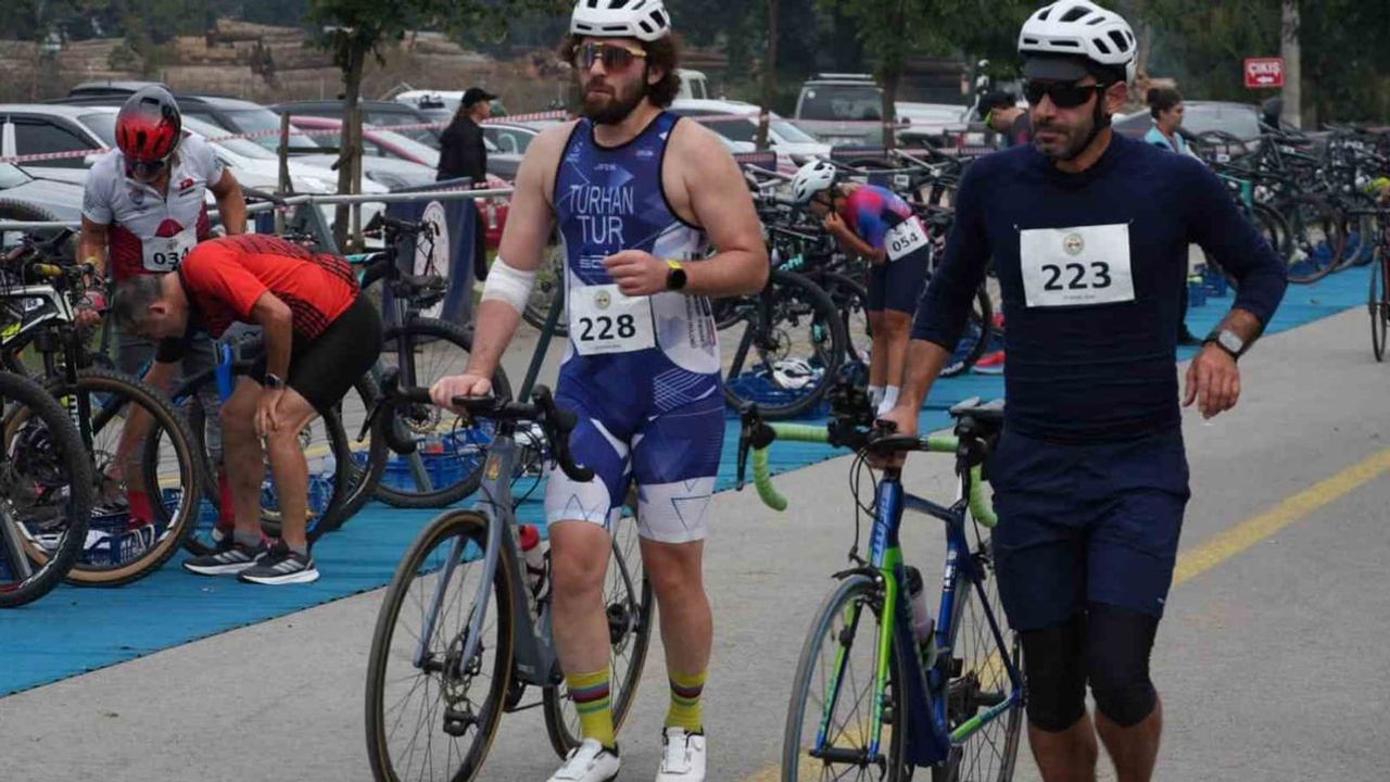 Efteni gölü çevresinde duatlon heyecanı: 23 ilden 230 sporcu kıyasıya yarıştı