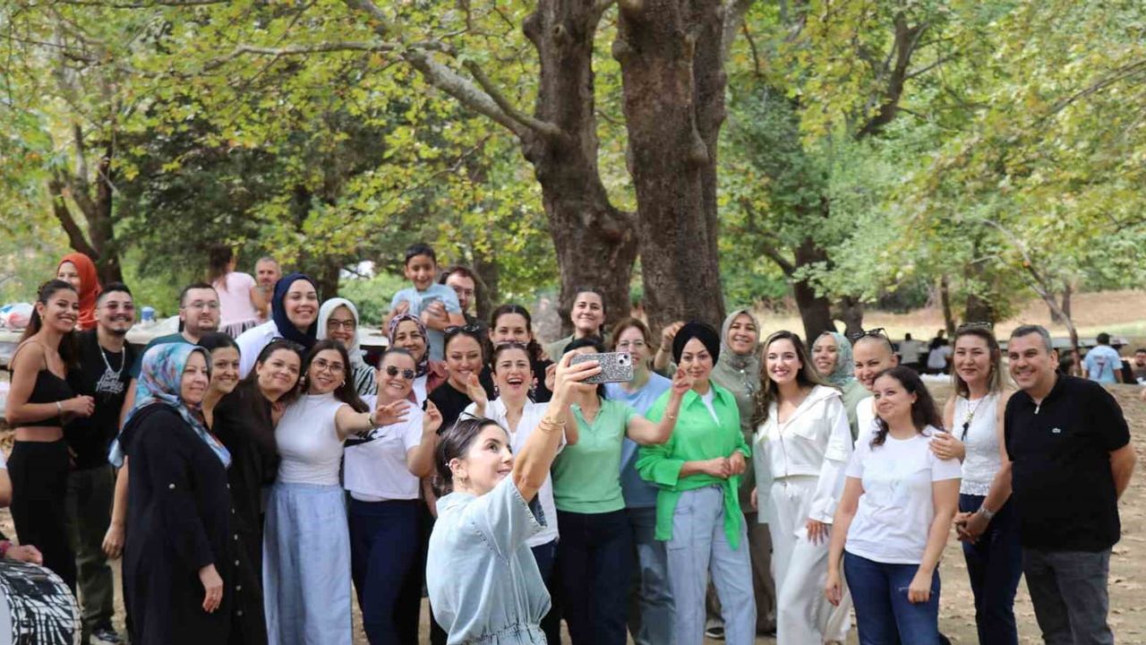 Egekent çalışanları Honaz Dağı'nda doğayla stres attı