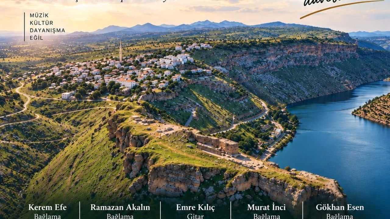 Eğil kalesi kıyısında yaz akşamı müzik şöleni