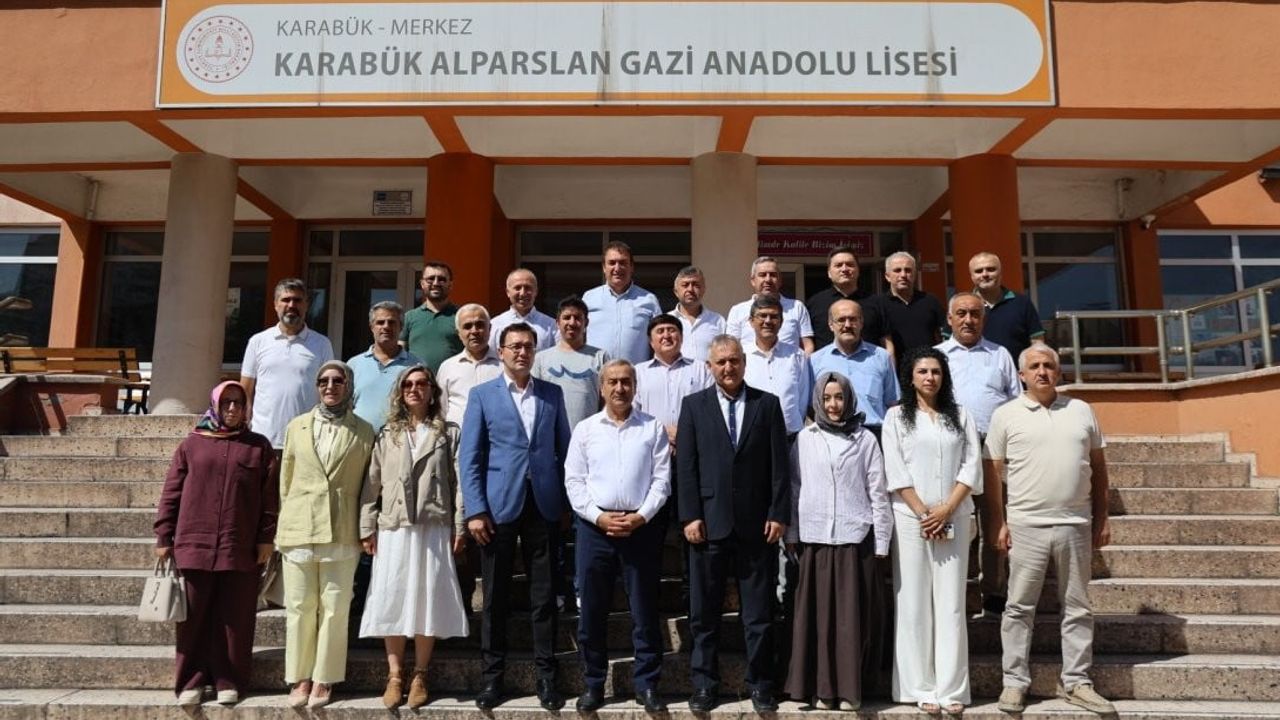eğitimde kitlesel başarı hedefiyle bölge müdürleri bir araya geldi
