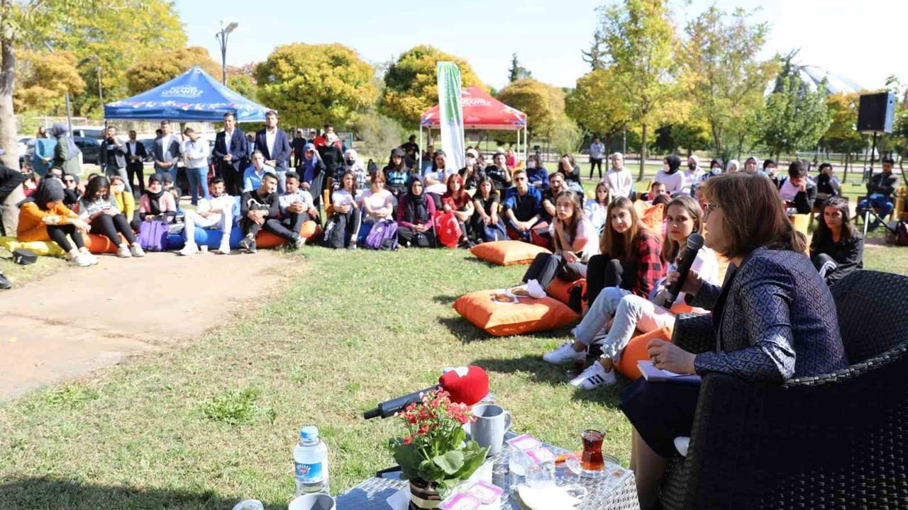 Eğitime odaklanan belediyecilik: Gaziantep'te öğrenciye yatırım