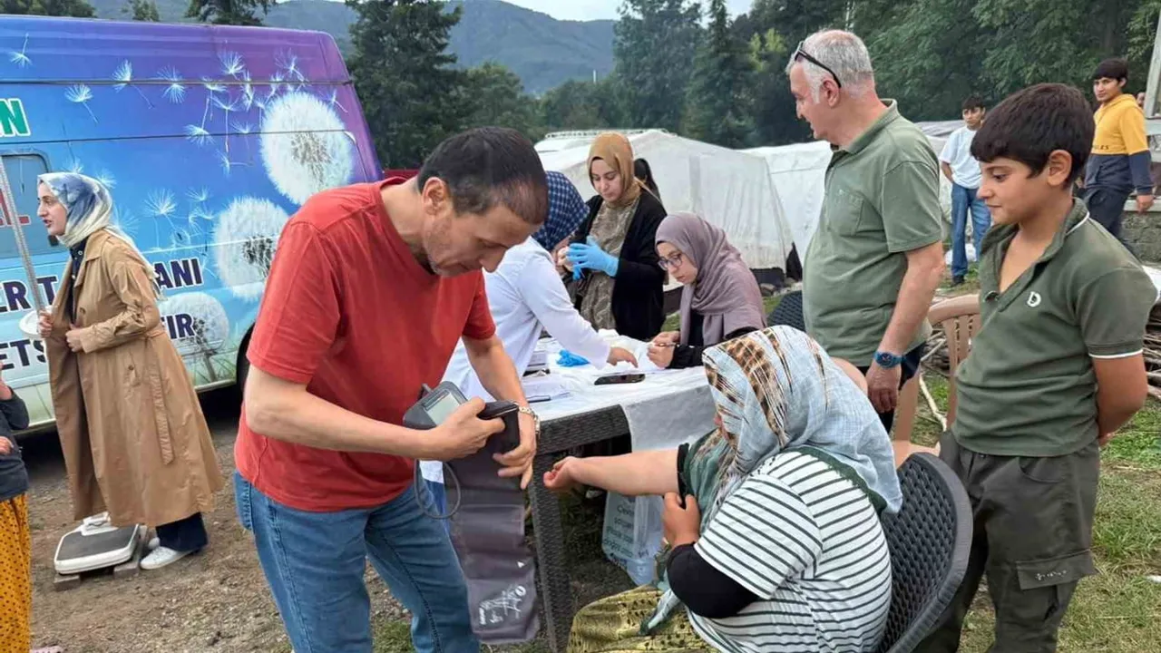 Eğridere'de mevsimlik tarım işçilerine yerinde sağlık taraması yapıldı