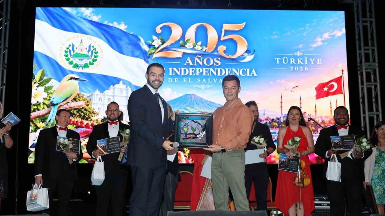 El Salvador’un OPUS 503 üçlüsü Marmaris yat limanında kültürlerarası bir akşam yaşattı