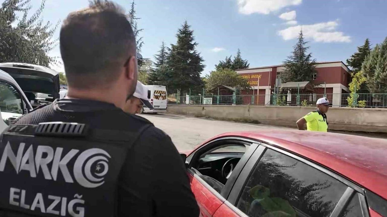 Elazığ’da liselere yönelik denetimde ehliyetsiz sürücüye 81 bin TL ceza