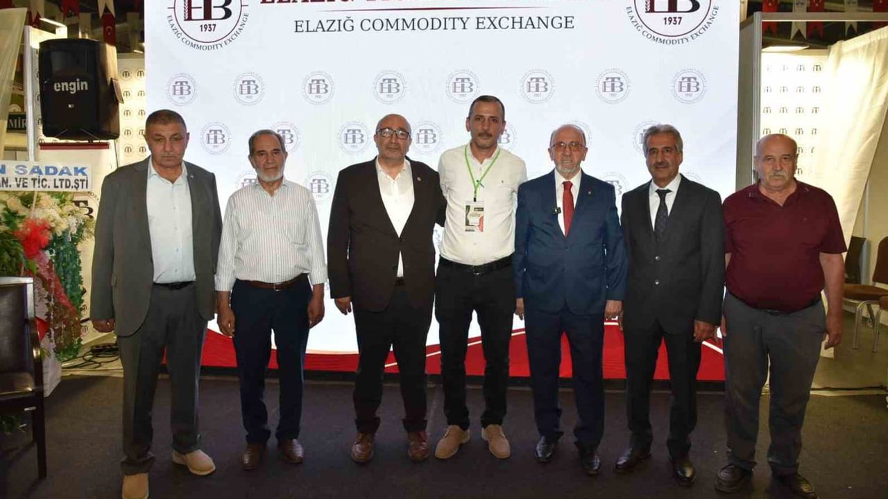 Elazığ tarımını sahaya taşıyan borsa standı fuarda ilgi odağı