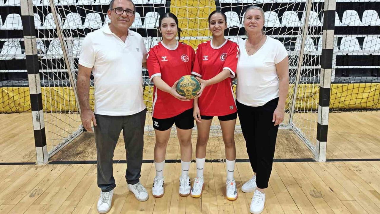 Elazığlı iki hentbolcu ve antrenör milli kampına davet edildi