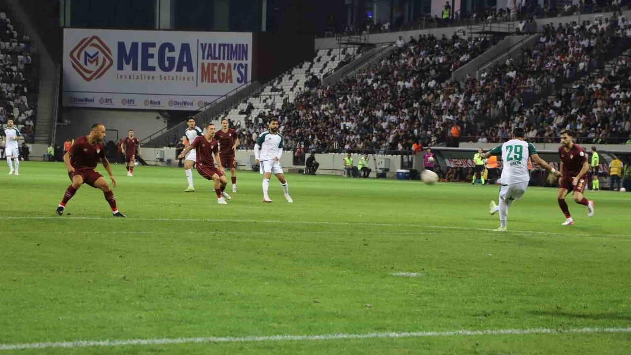 Elazığspor ligde iddiasını perçinledi: Aliağa FK'ya 5-0 üstünlük