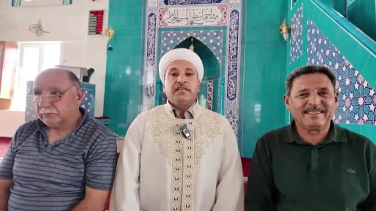 Emekli iki kişi yaşlarına meydan okuyup Kur'an-ı Kerim öğrendi
