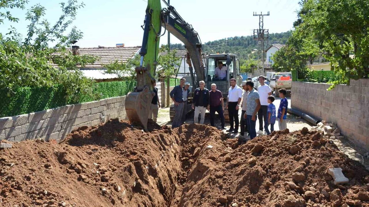 Emet’te köy altyapıları incelendi: Mehmet Alperen Başkapan saha çalışmalarını değerlendirdi