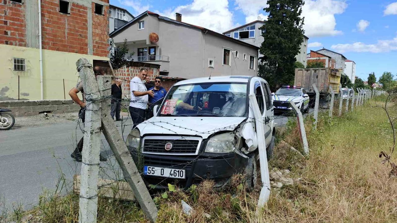 Epilepsi hastası dolmuş sürücüsü direksiyonda rahatsızlanınca mezarlık tel örgüsüne çarptı