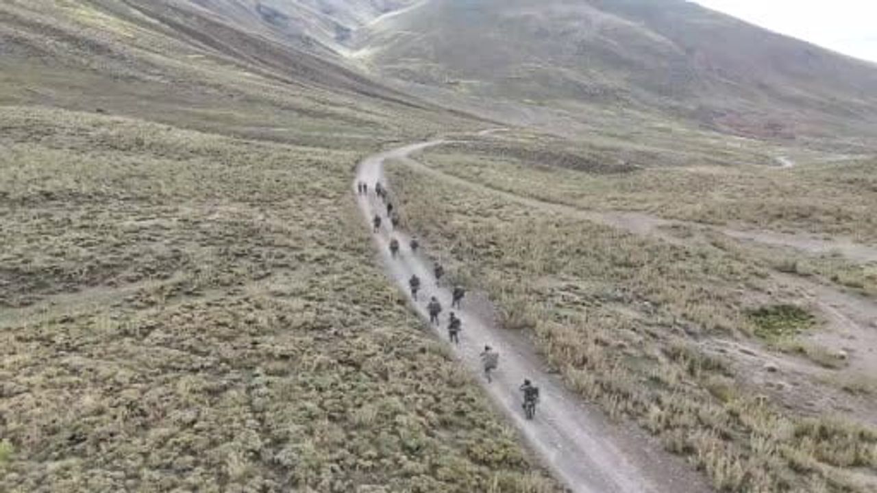 Erciyes'te taktik birliktelik: Türk ve Somalili komandolar zirveye intikal etti